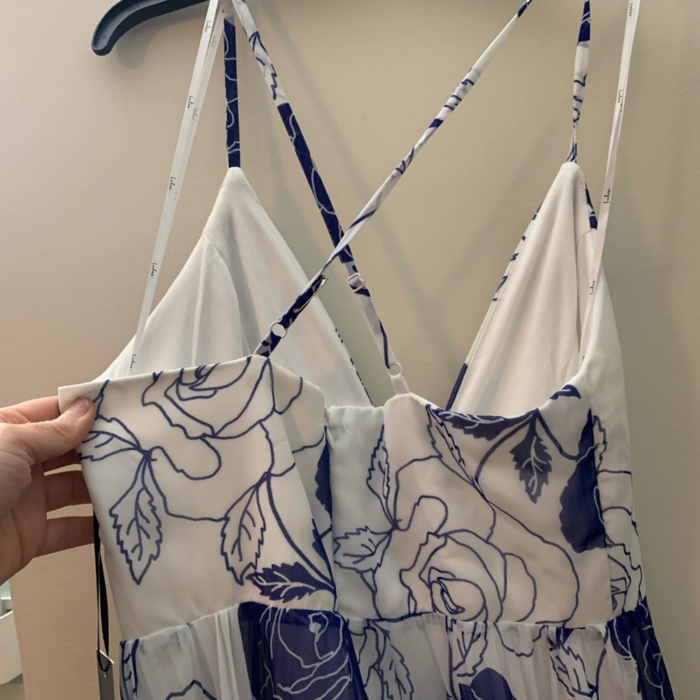 Dress - Picture 4 of 7